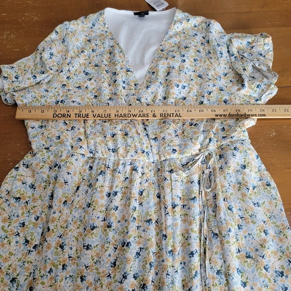 Torrid Maxi Rayon Slub Surplice Wrap Dress Ditzy Floral Plus Size 1X NWT - Picture 10 of 15